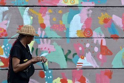 FOTO: Aksi Melukis Bersama Komunitas Grafiti Bekasi