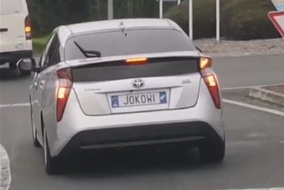Mobil Toyota Prius di Selandia Baru Ini Punya Pelat Bertuliskan JOKOWI!