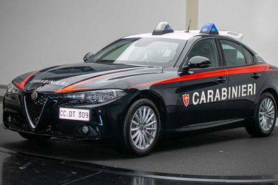 Mobil Alfa Romeo Giulia dengan Bodi Tahan Peluru Akan Dipakai Polisi di Italia