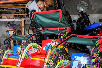 FOTO: Pembuatan Becak Mini di Bekasi