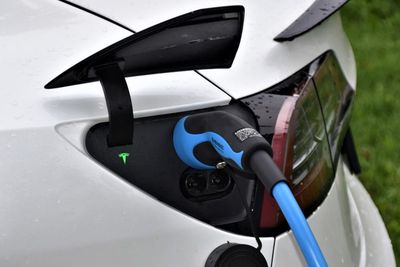Biaya Kepemilikan Mobil Listrik Ternyata 2 Kali Lipat Lebih Besar dari Mobil Biasa!