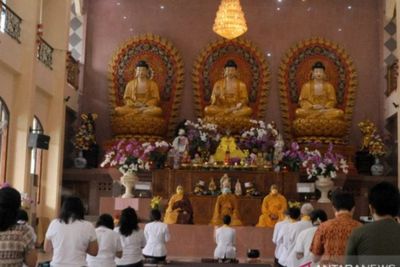 Peringati Waisak, Vihara Dharmakirti Palembang Tiadakan Kegiatan Undapatta Dipusambla