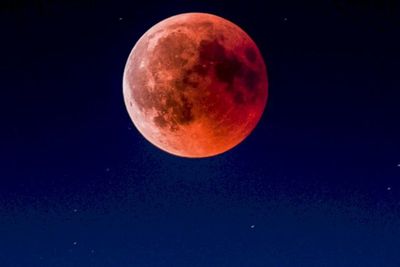 Fenomena Langka, Gerhana Bulan Total Bertepatan Hari Raya Waisak Terjadi 190 Tahun Lagi