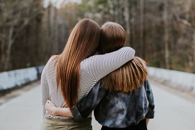 17 Caption Selamat Pagi Bersama Sahabat dalam Bahasa Inggris, Bikin Feed Jadi Penuh Makna!