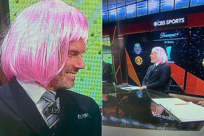 Tepati Janji Taruhan, Legenda Liverpool Jamie Carragher Pakai Wig Pink Saat Tampil di TV