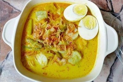 Rindu Makan Lontong Sayur? Buat di Rumah yuk Guys!