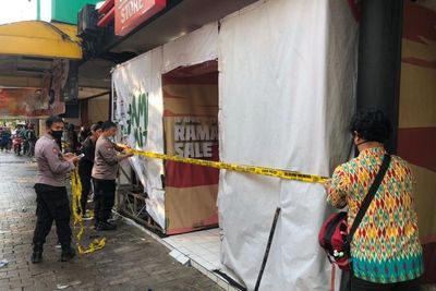 Jakcloth Bekasi Disegel Akibat Pembeli Berkerumun