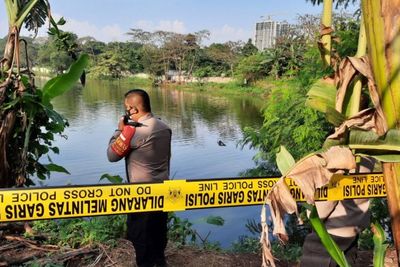 Saksi Mata Lihat Helikopter Jatuh Masih di Dalam Situ Rawa Jemblung Buperta Cibubur