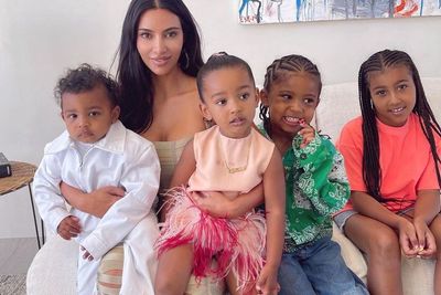 Kim Kardashian dan Anak-anaknya Positif COVID-19