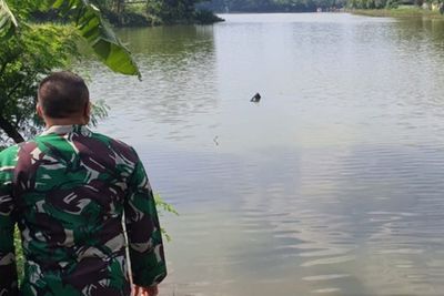Helikopter Latih Jatuh di Danau Buperta, Dua Pilot Dikabarkan Selamat