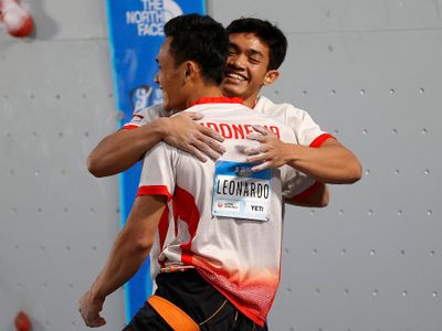 FOTO: Atlit Panjat Tebing Indonesia Pecahkan Rekor Dunia