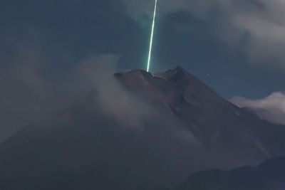 Fakta-Fakta Diduga Meteor yang Jatuh di Puncak Gunung Merapi, Masih Misterius