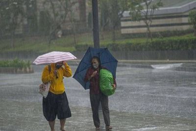 Peringatan BMKG: Hujan Lebat Guyur Sejumlah Kota Indonesia Hari Ini