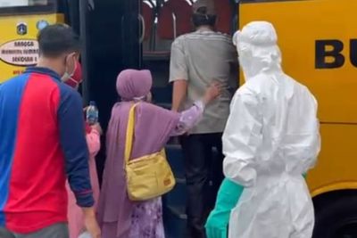Polisi Temukan 4 Warga Positif Covid-19 Dalam Bus di Pos Penyekatan Cikampek