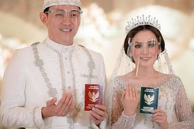 Ifan Seventeen Pamer Cincin dan Buku Nikah Usai Persunting Citra Monica, Semoga Langgeng