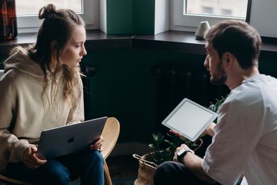 Inilah Tips untuk Kamu yang Ingin Buat Doi Jatuh Cinta Melalui Chattingan