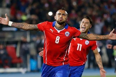 Terpapar Covid-19, Arturo Vidal Dilarikan ke Rumah Sakit