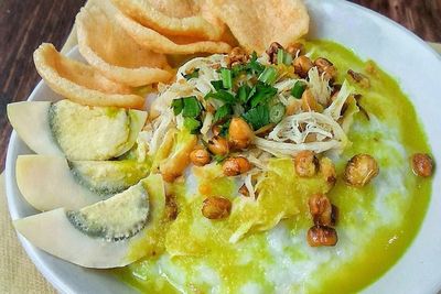 Resep Mudah Membuat Bubur Ayam Yang Rasanya Seperti di Restoran