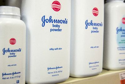 Hakim AS Menolak Banding Johnson & Johnson Terkait Kasus Kanker dari Produk Bedaknya