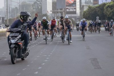 Soal Pemotor Acungkan Jari Tengah ke Pesepeda, Anies: Harus Saling Menghormati