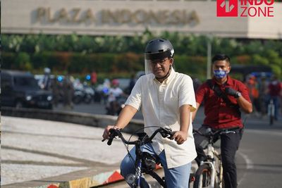 Road Bike Diizinkan ke Luar Jalur Sepeda, Anies: Jalan Bukan Milik Satu Jenis Kendaraan