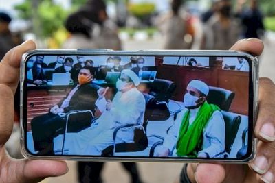 Berkerumun di Sidang Rizieq, 5 Simpatisan Diamankan Polisi