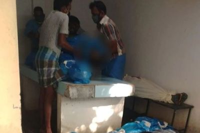 Staf RS di India Menyuruh Keluarga Mencari Satu Persatu Tubuh Saudaranya di Kamar Mayat