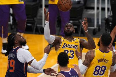 FOTO: Phoenix Suns Singkirkan Juara Bertahan Lakers dari Playoff NBA 113-110