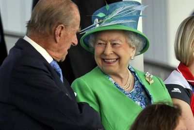 Pihak Kerajaan Sebut Ratu Elizabeth Selalu Menyibukkan Diri usai Pangeran Philip Meninggal