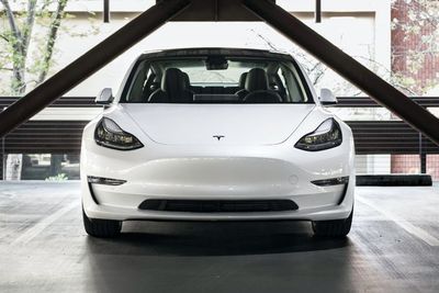 Tesla Tarik 7,696 Unit Mobil Listriknya di AS, Gara-Gara Masalah Sabuk Pengaman!