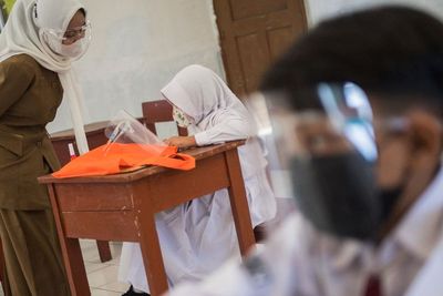 FOTO: Simulasi Pembelajaran Tatap Muka di Bandung