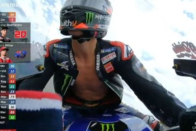 Apa Iya Quartararo Masuk Angin Saat Ngebut Dengan Baju Balap Terbuka?