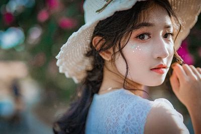 Inikah Penyebab Mengapa Menjelang Menstruasi Pasti Mudah Terangsang?