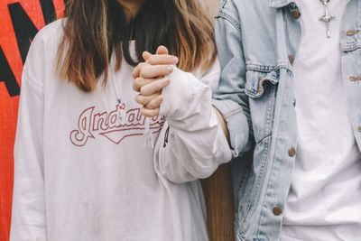 4 Zodiak Ini Sering Jatuh Cinta pada Orang yang Salah