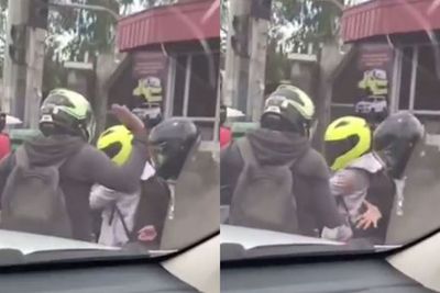 Viral! Dua Sahabat Lakukan Ini di tengah Jalan, Netizen Jadi Ikut Senyum-senyum Sendiri!