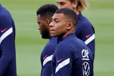 Banyak Rumor Transfer Soal Mbappe, Deschamps: Dia Fokus ke Timnas Prancis