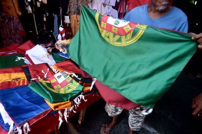 FOTO: Penjualan Bendera Negara Jelang Piala Eropa