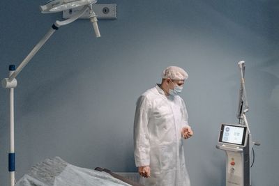 Wanita 80 Tahun Ini Meninggal Setelah Operasi yang Dilakukan Dokter Gadungan Gagal