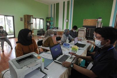 Sulit Daftar Online PPDB, Anies Persilakan Orang Tua Murid Datangi Kantor Disdik