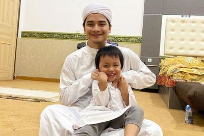Alvin Faiz Unggah Foto Sama Anak, Komentar Netizen Ini Jadi Sorotan: Buat Apa Tampan..