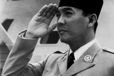 Bung Karno Suka Pakai Peci Hitam, Ternyata Ini Alasannya!