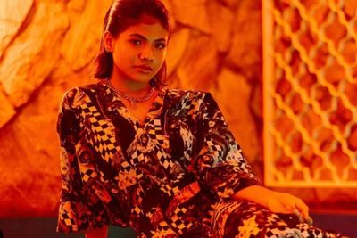 Sara Fajira Isi Lagu Soundtrack Sekaligus Berakting di Film Hitam