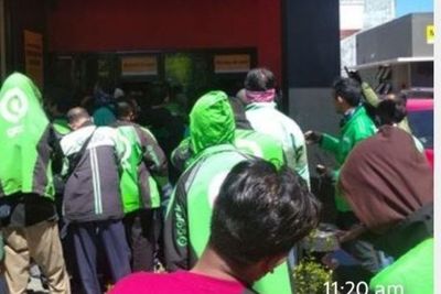 Polri-TNI Turun Tangan Atasi Kerumunan di Gerai McDonald s karena BTS Meal