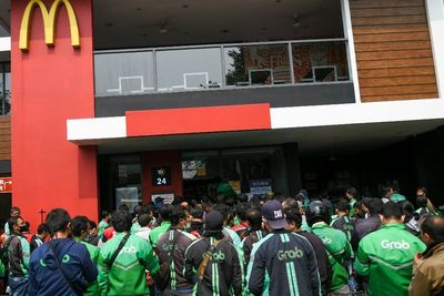 Buntut Kehebohan BTS Meal, McDonald s Akhirnya Minta Maaf