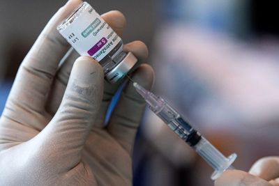 Pemprov DKI Vaksin Warga 18 Tahun ke Atas Pakai AstraZeneca yang Kadaluwarsa Akhir Juni