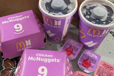 Sedang Viral, Berapa Sih Kalori Dari BTS Meal Yang Ada di McD?