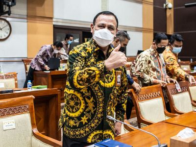Pengacara Nilai Penetapan Status Tersangka ke Firli Bahuri Dipaksakan Polda Metro, Singgung soal Barang Bukti