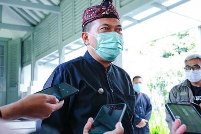 Imbas BTS Meal, Wali Kota Bandung Perintahkan Satpol PP Tutup McD yang Timbulkan Kerumunan