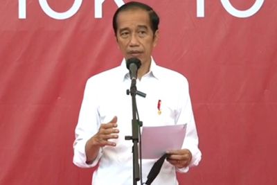 Jokowi Tinjau Ribuan Vaksinasi Covid-19 bagi Pelaku Transportasi di 3 Titik Ini