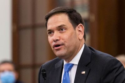 Senator AS mengecam Apple, Amazon, Nike, karena Melakukan Kerja Paksa di China